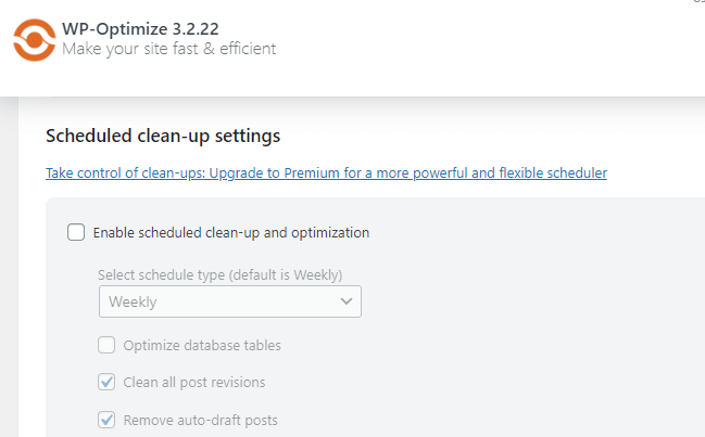 Setting up automatic database cleanup using WP-Optimize.